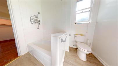 Building Photo - Beautiful 2 Bedroom 1 Bathroom with backya...