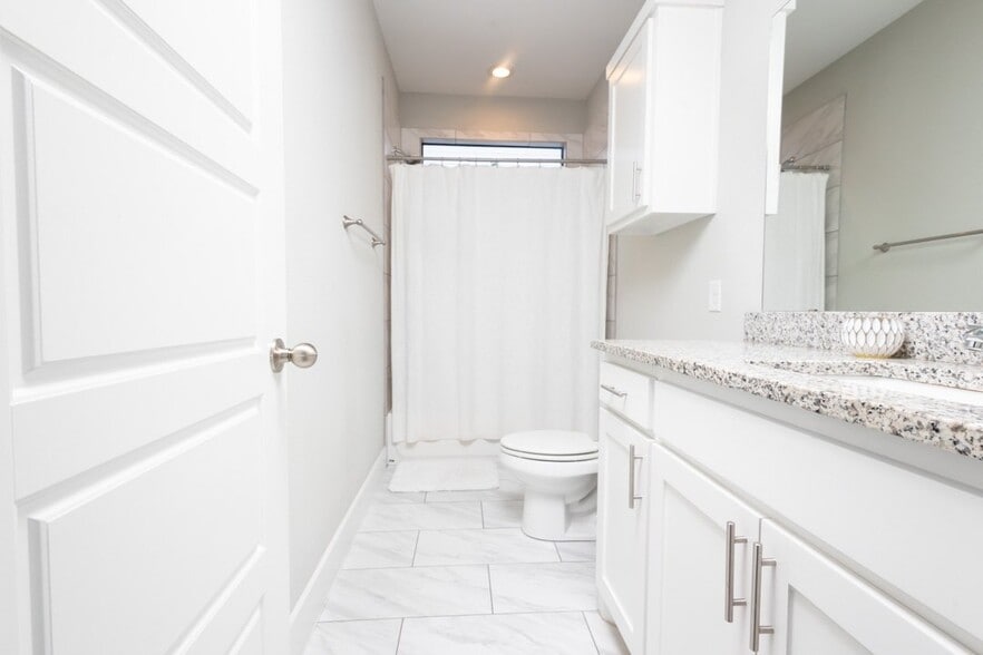 Building Photo - 4001 Abilene St