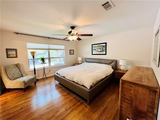 Building Photo - 4004 Hyridge Dr