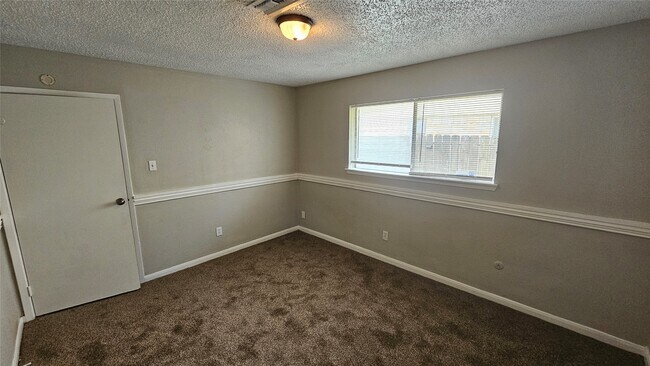 Building Photo - 23915 Spring Fork Dr