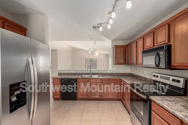 Building Photo - 3625 E Del Rio Dr