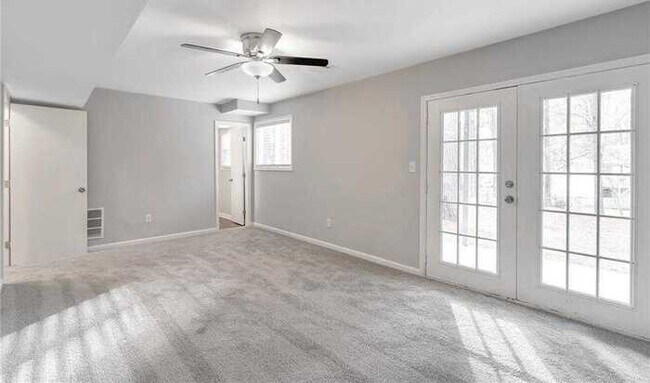 Building Photo - Fantastic 4bd/2ba home! Let yourself in!