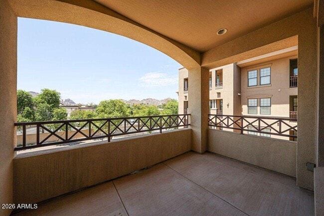 Building Photo - 7291 N Scottsdale Rd