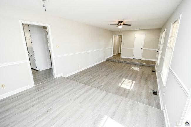 Building Photo - 467 SR 96