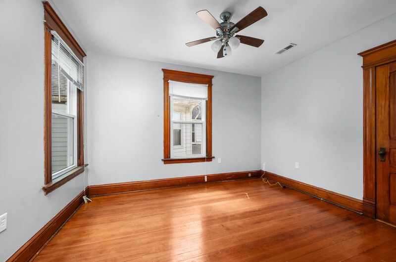 Building Photo - 404 W 16th St