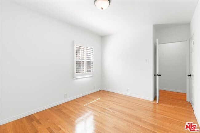 Building Photo - 3707 Edenhurst Ave