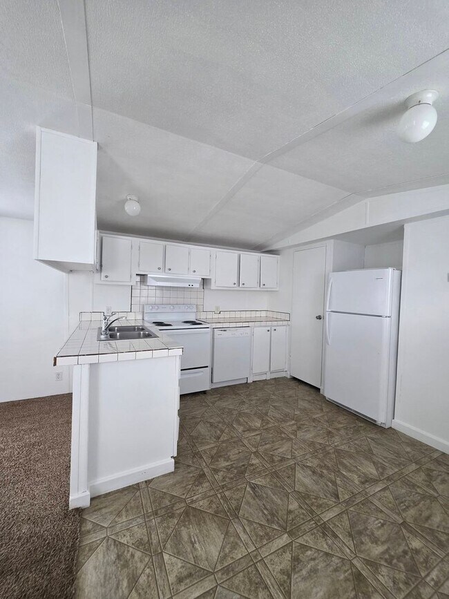 Building Photo - 801 Trollingwood-Hawfields Rd. lot 91