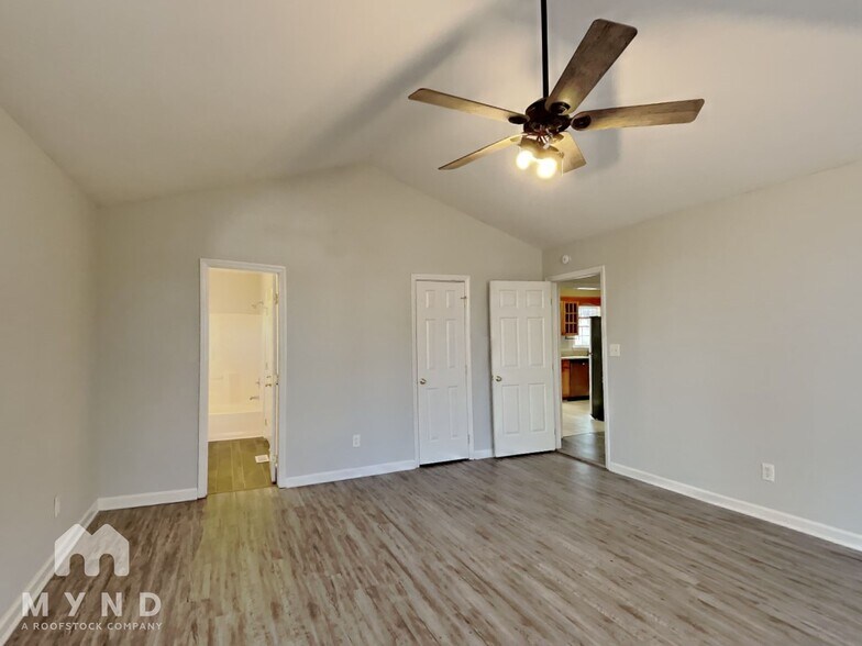 Building Photo - 409 Triple Crown Cir