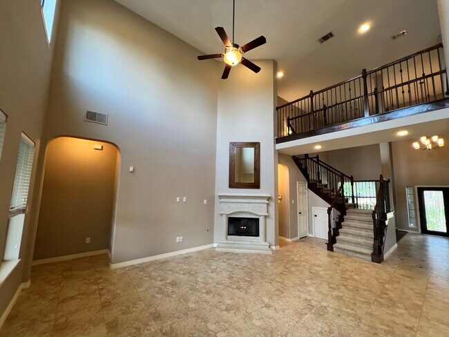 Building Photo - 7007 Fall Creek Ln