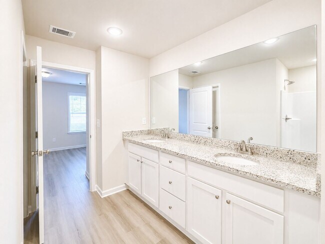 Building Photo - 208 Harvest Ridge Ln