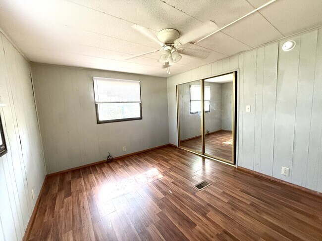 Building Photo - 90 White Tail Ln