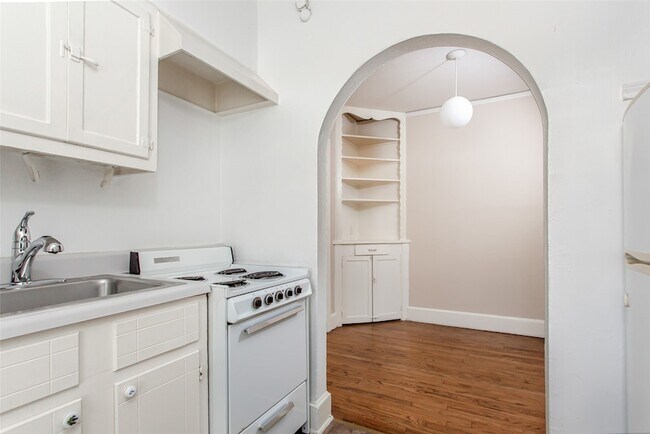 Building Photo - 5900 Oram St