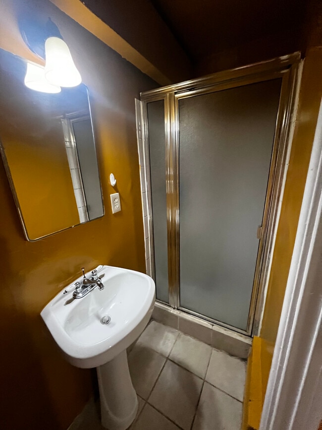 Building Photo - 2716 W 101st St