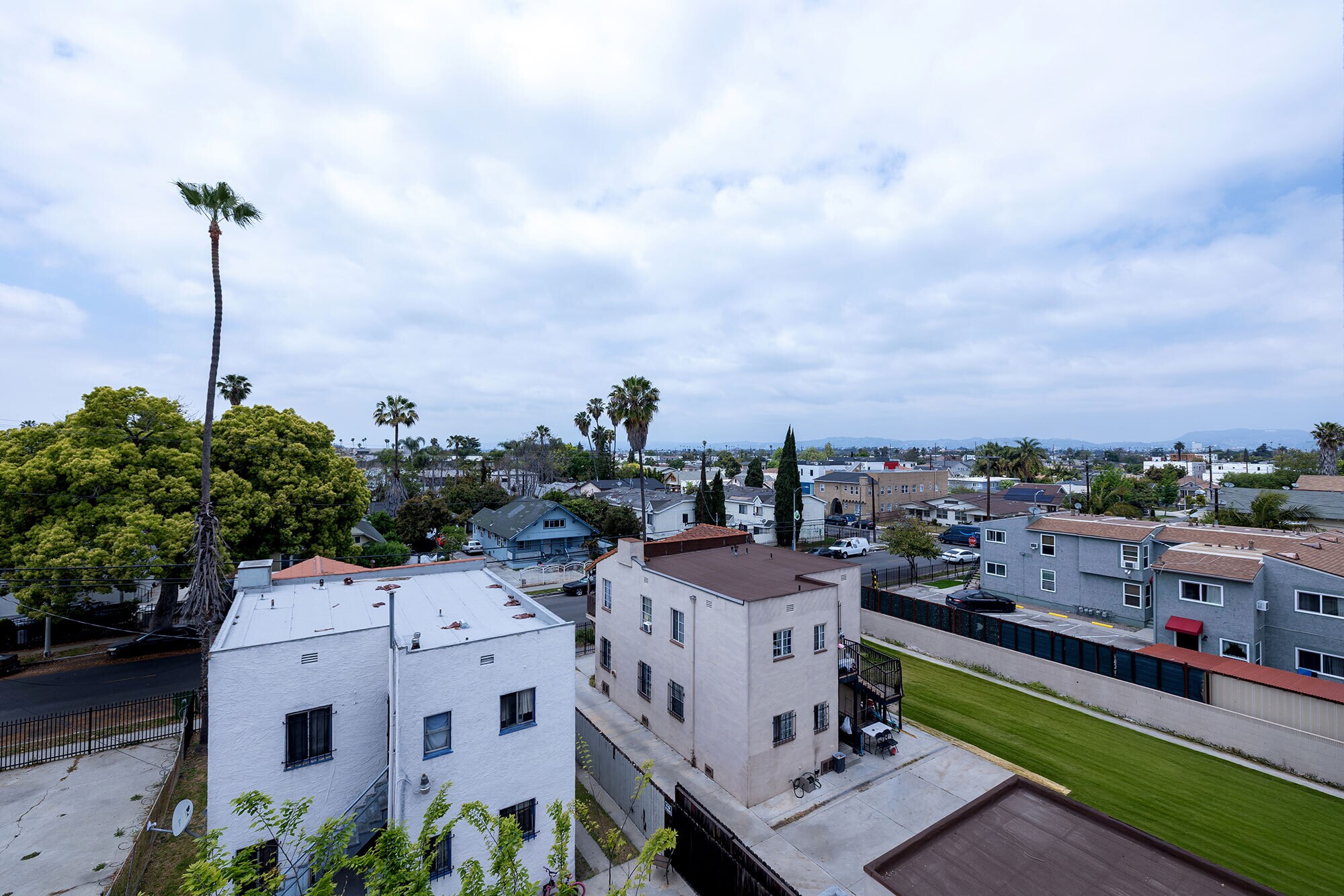 Building Photo - 1128 W 39th St