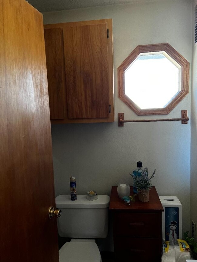 Building Photo - kb1820