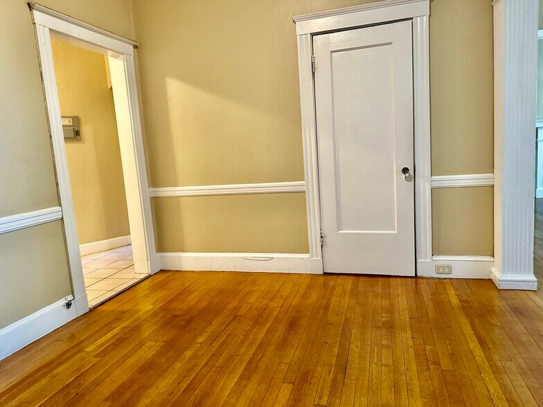 Building Photo - 330 St Paul St