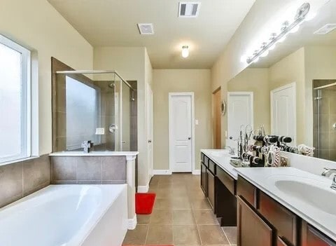Building Photo - 2575 Riverway Dr