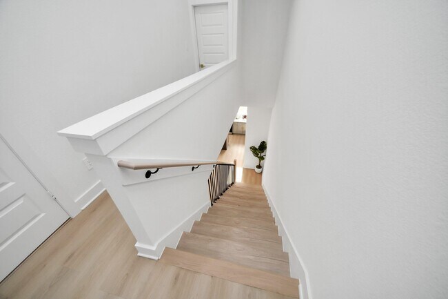 Building Photo - 8601 Amadwe St