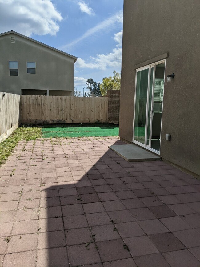 Building Photo - 2312 Vaca Way