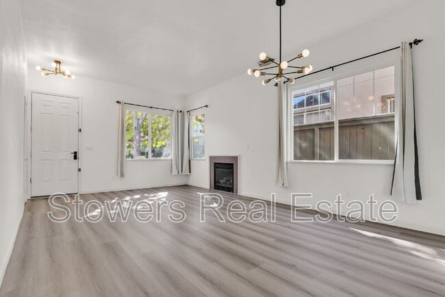 Building Photo - 1162 Waverly Cir