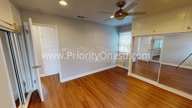 Building Photo - 4766 Bermuda Ave