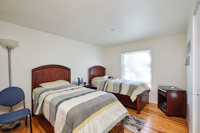 Building Photo - 9124 Orchard Brook Dr