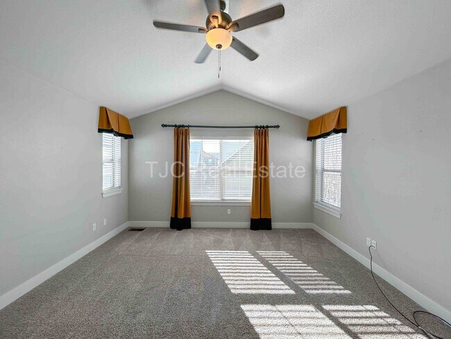 Building Photo - Finished Basement