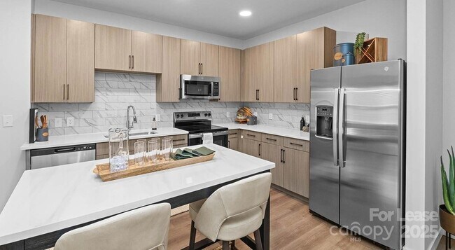 Building Photo - 2546 Perimeter Pointe Pkwy