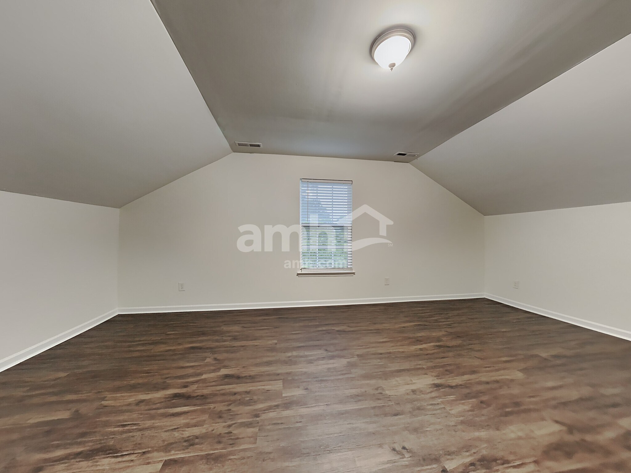 Building Photo - 8970 N Red Maple Cir