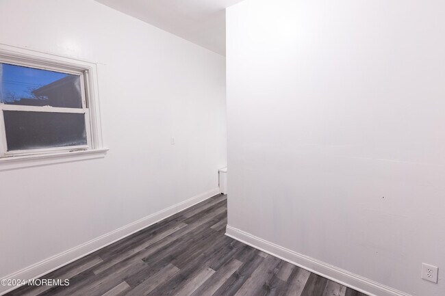 Building Photo - 110 Rector St