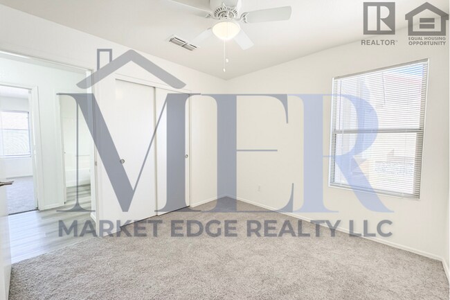 Building Photo - 3Bed/2Bath Home at 107th Ave/Olive! $399 M...