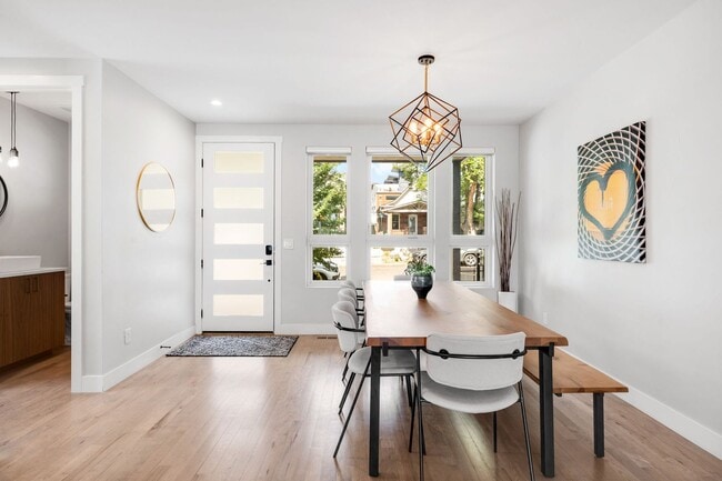 Building Photo - Luxury 4BD, 5BA Duplex in LoHi with Covered Rooftop Deck