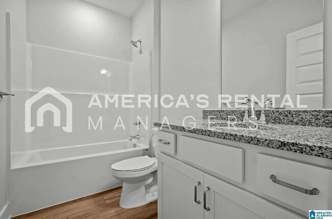 Building Photo - Rare 5 Bedroom Home for Rent!