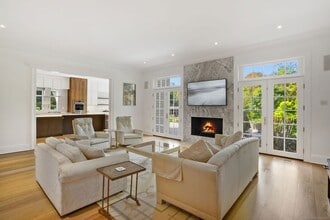 Building Photo - 355 Greens Farms Rd