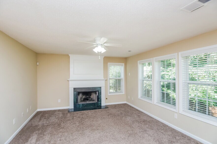 Building Photo - 5804 Tree Fern Ct