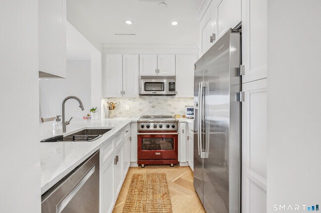 Building Photo - 43 Harbor Dr