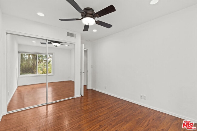 Building Photo - 2354 Fletcher Dr