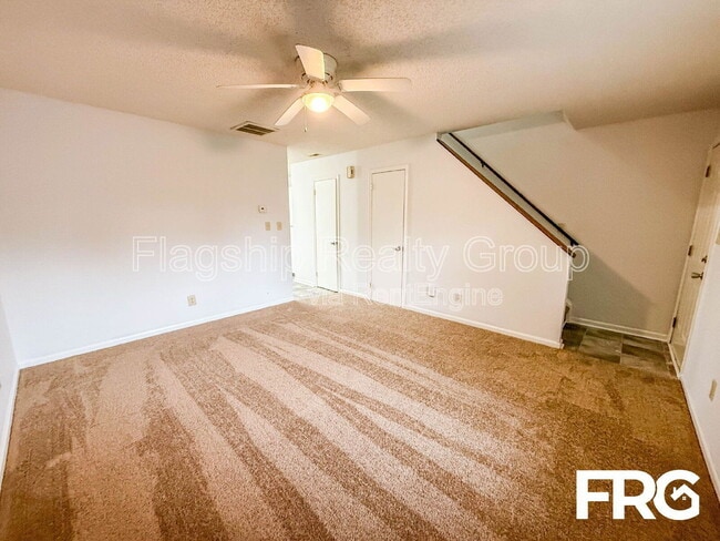 Building Photo - 107 Chesterfield Ct