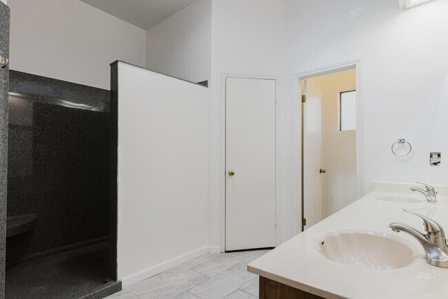 Building Photo - 14509 Crystal Ct