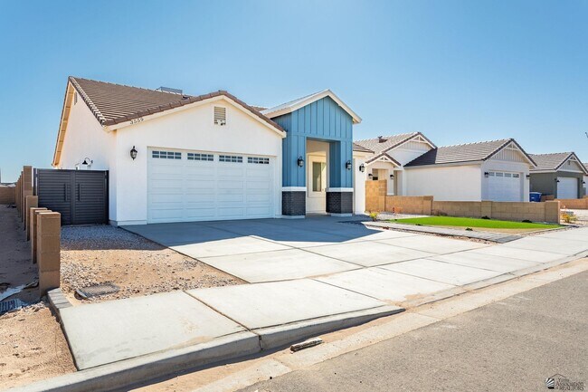 Building Photo - 3559 S Dana Dr