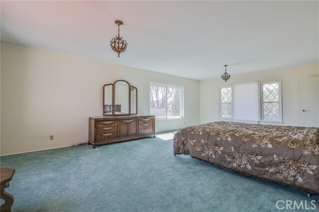 Building Photo - 3744 Pine Ave