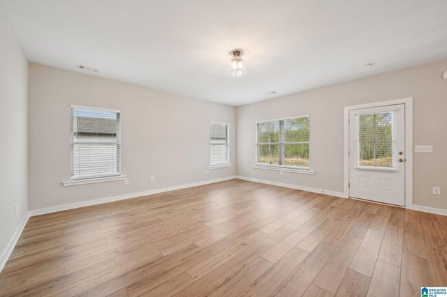 Building Photo - 615 Troubadour Ln