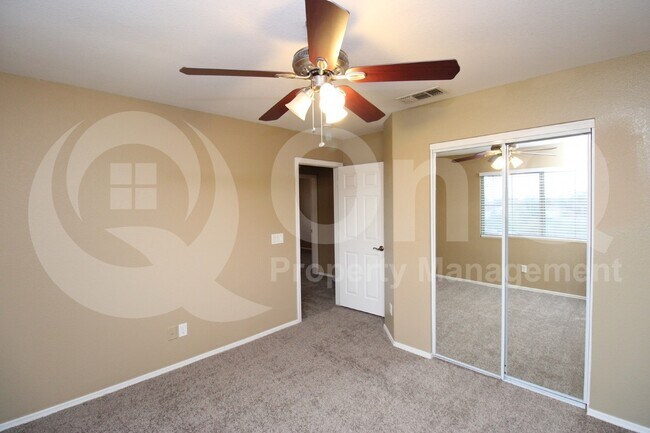 Building Photo - 5326 W Taro Ln