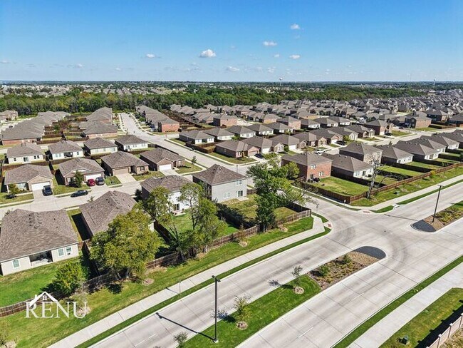 Building Photo - 460 Crestridge Dr