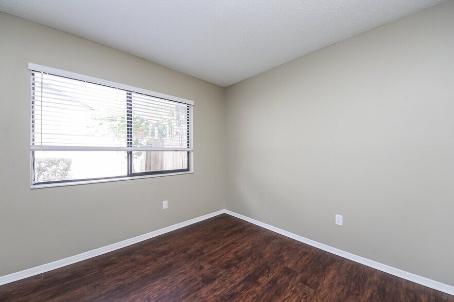 Building Photo - 634 Arbukle Ct