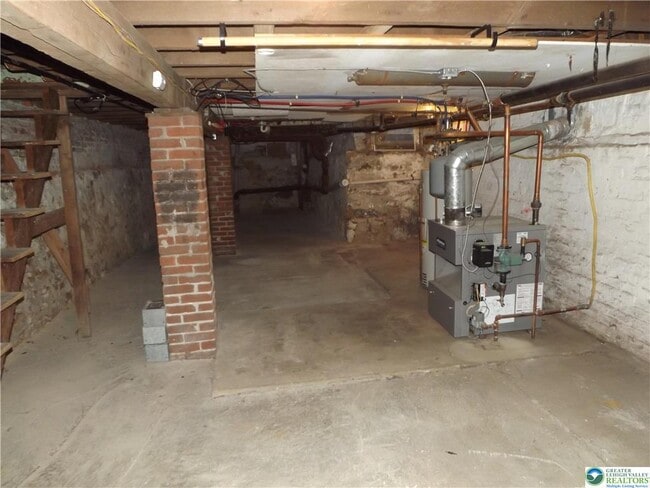 Building Photo - 209 N 11th St