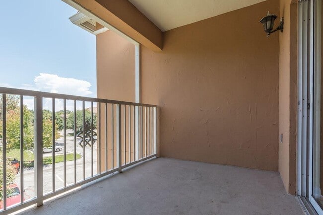 Building Photo - 5080 Fairways Cir