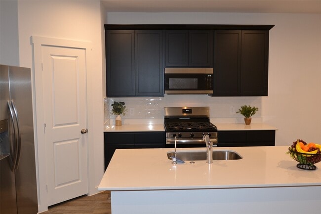 Building Photo - 1607 Portorosso Dr