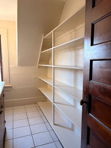 Building Photo - 331 Chestnut St