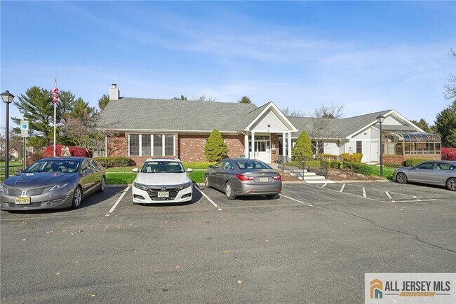 Building Photo - 28 Wycoff Way E